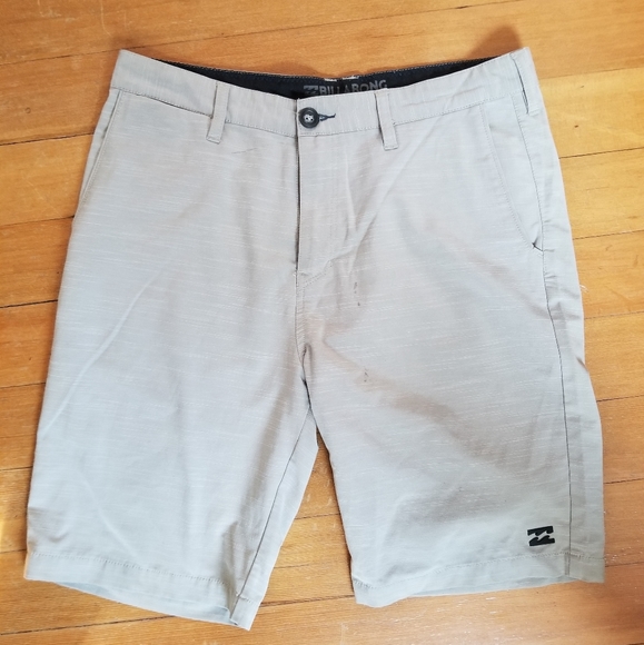 Billabong Submersibles Summer Shorts. Size 32